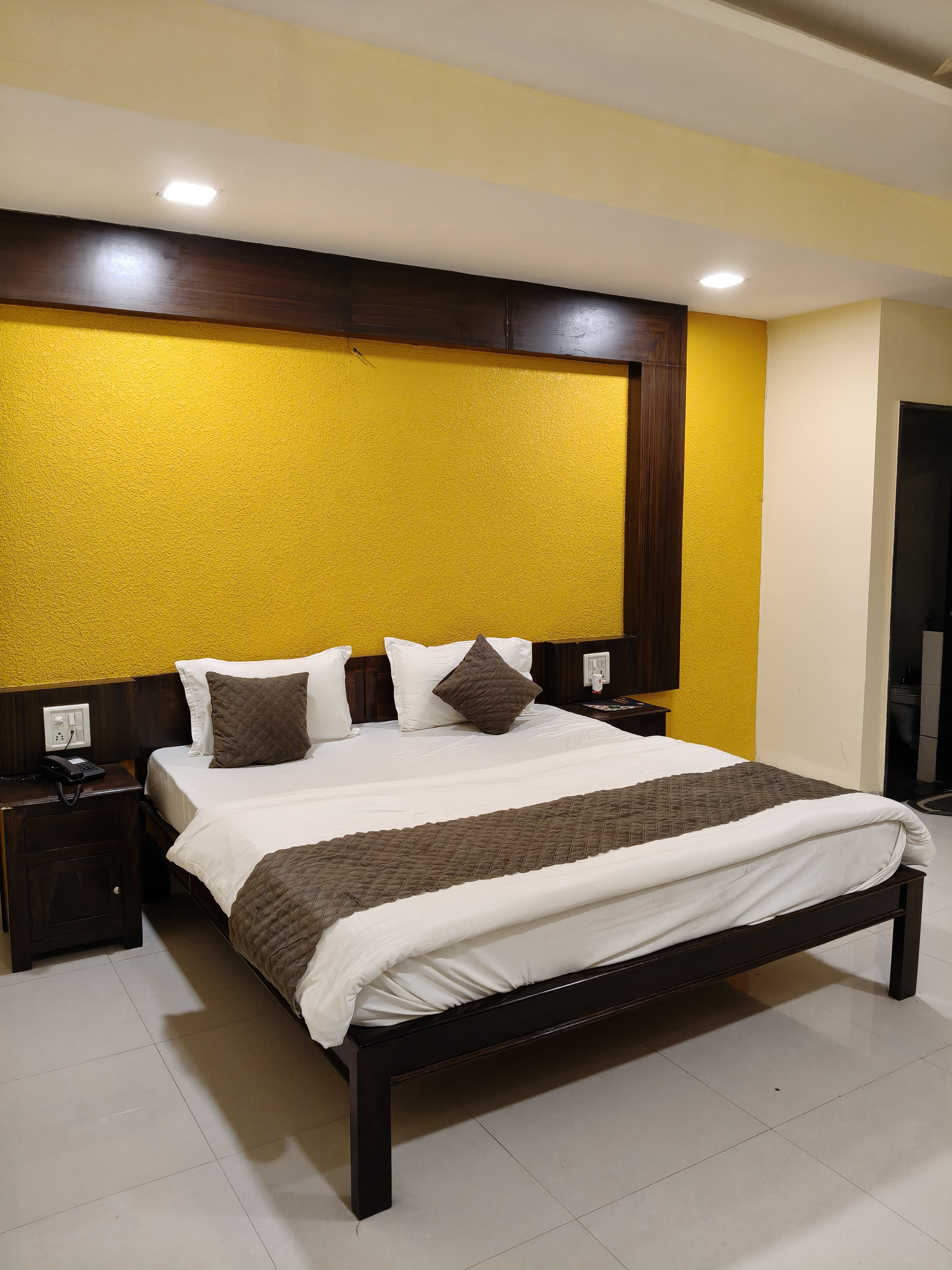 Deluxe Room 203